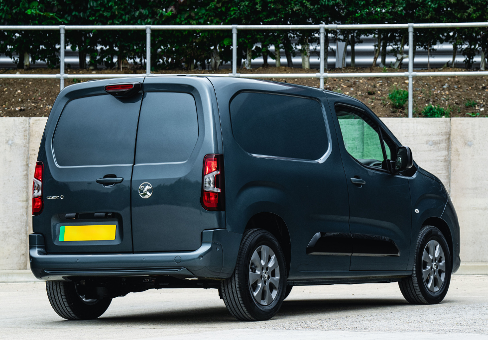VAUXHALL COMBO M CARGO DIESEL 1.5 Turbo D 130ps Pro H1 Van Auto